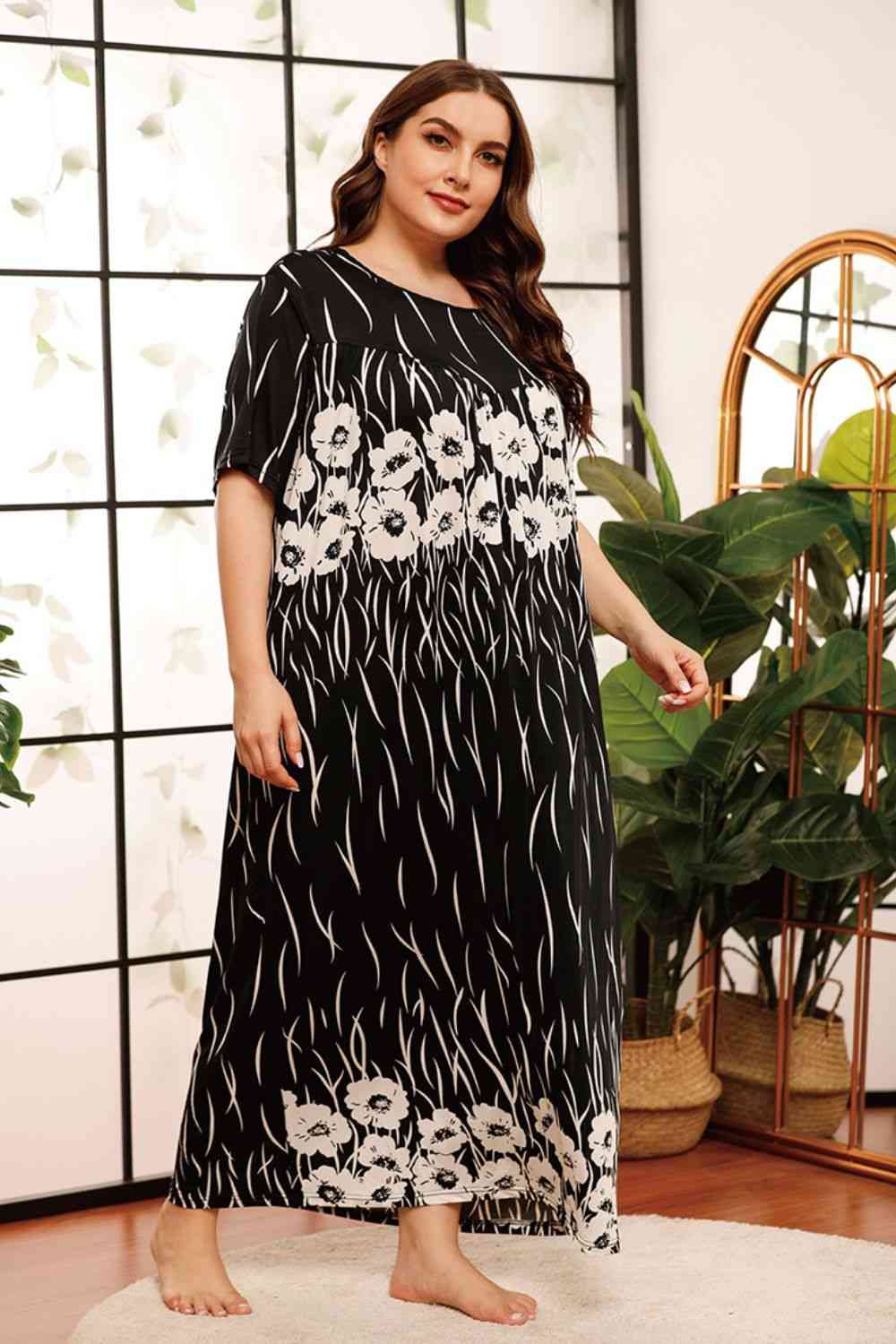 Plus Size Floral Round Neck Half Sleeve Maxi Dress